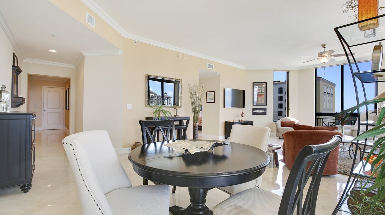 701 S Olive Ave, #1101