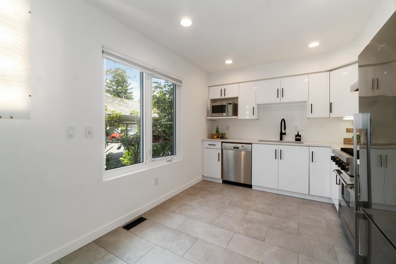 1583 Bowser Ave