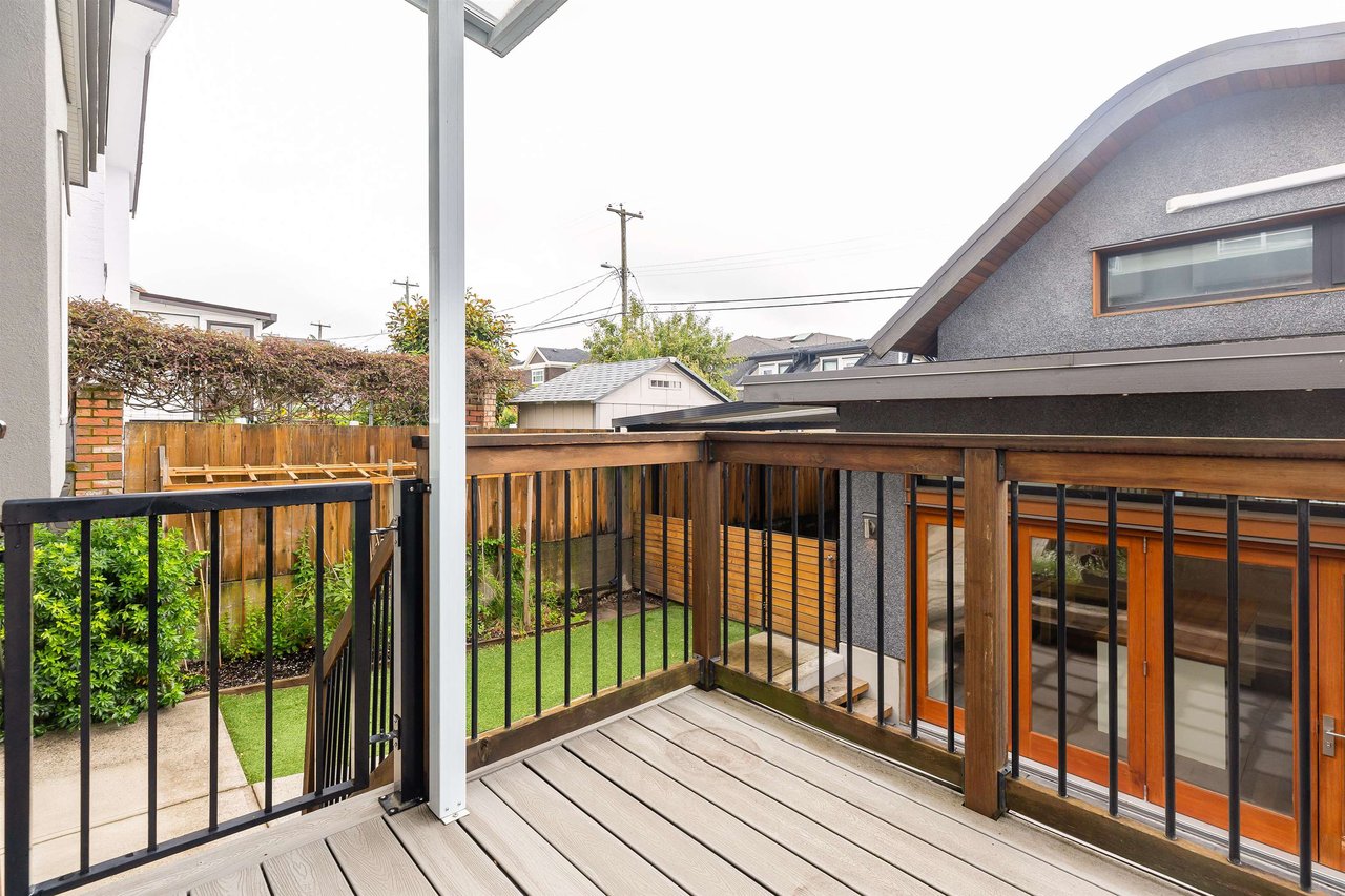 2128 Newport Ave