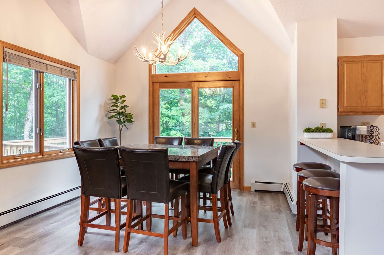4 bedroom + Loft Forest Ridge Town Home for Ski Season
