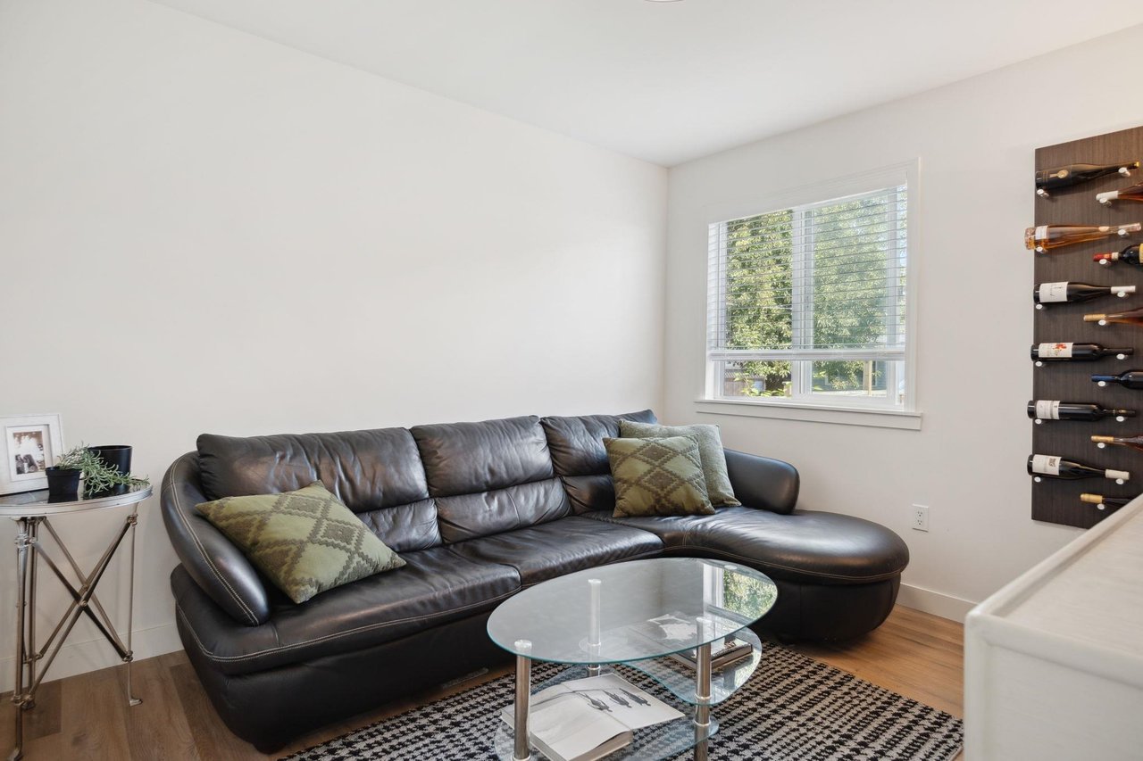1200 Douglas Cres