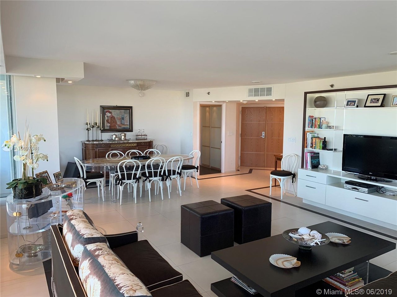 South Pointe Tower 810