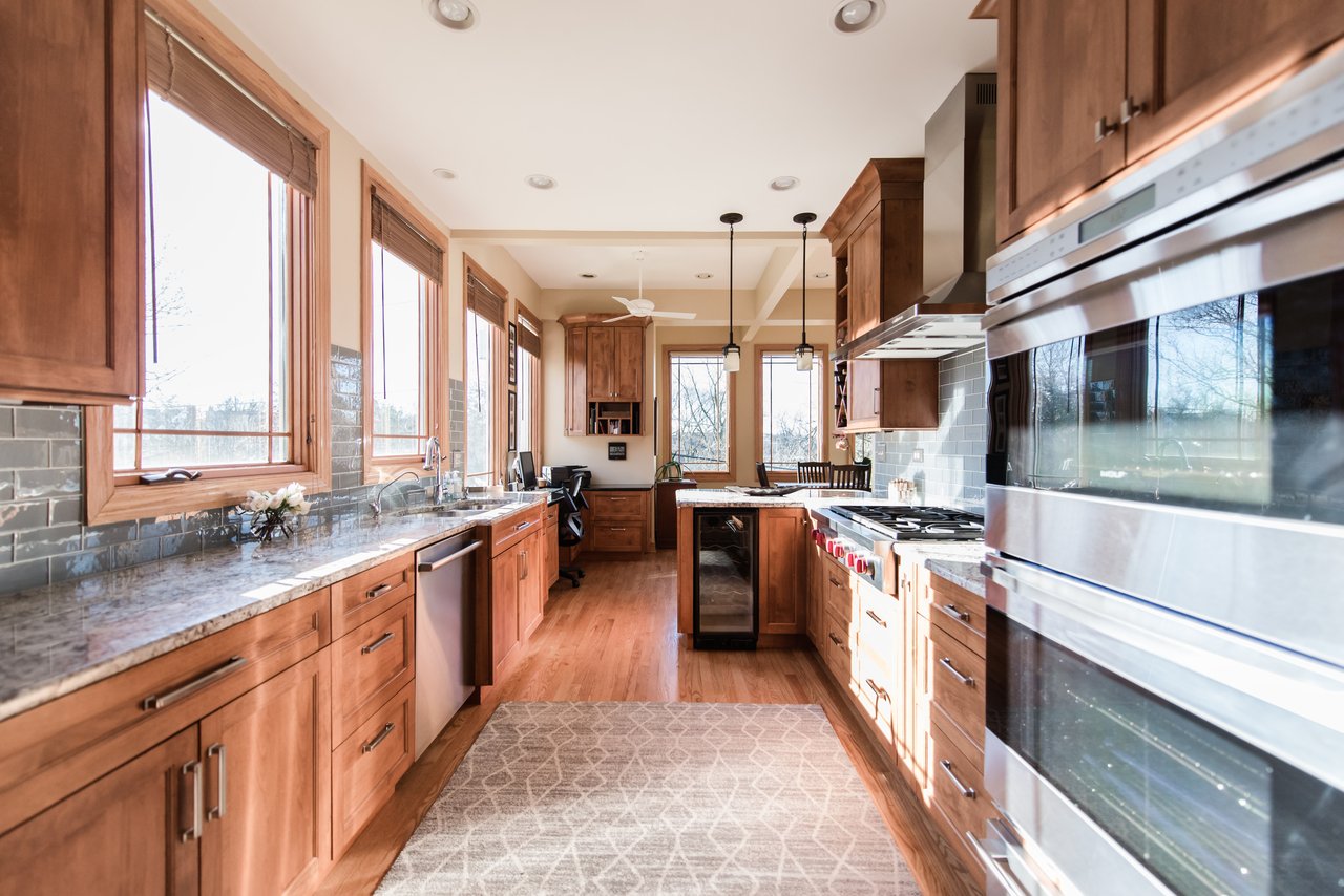 Effortless Combination Of Bright Open Space And Exceptional Craftsmanship