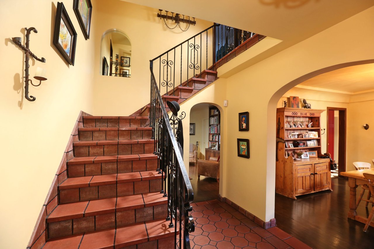 1251 Rossmoyne Ave