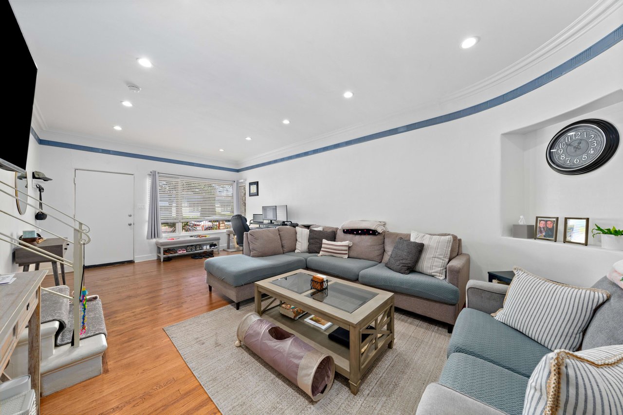 6120 Packard Street, South Carthay