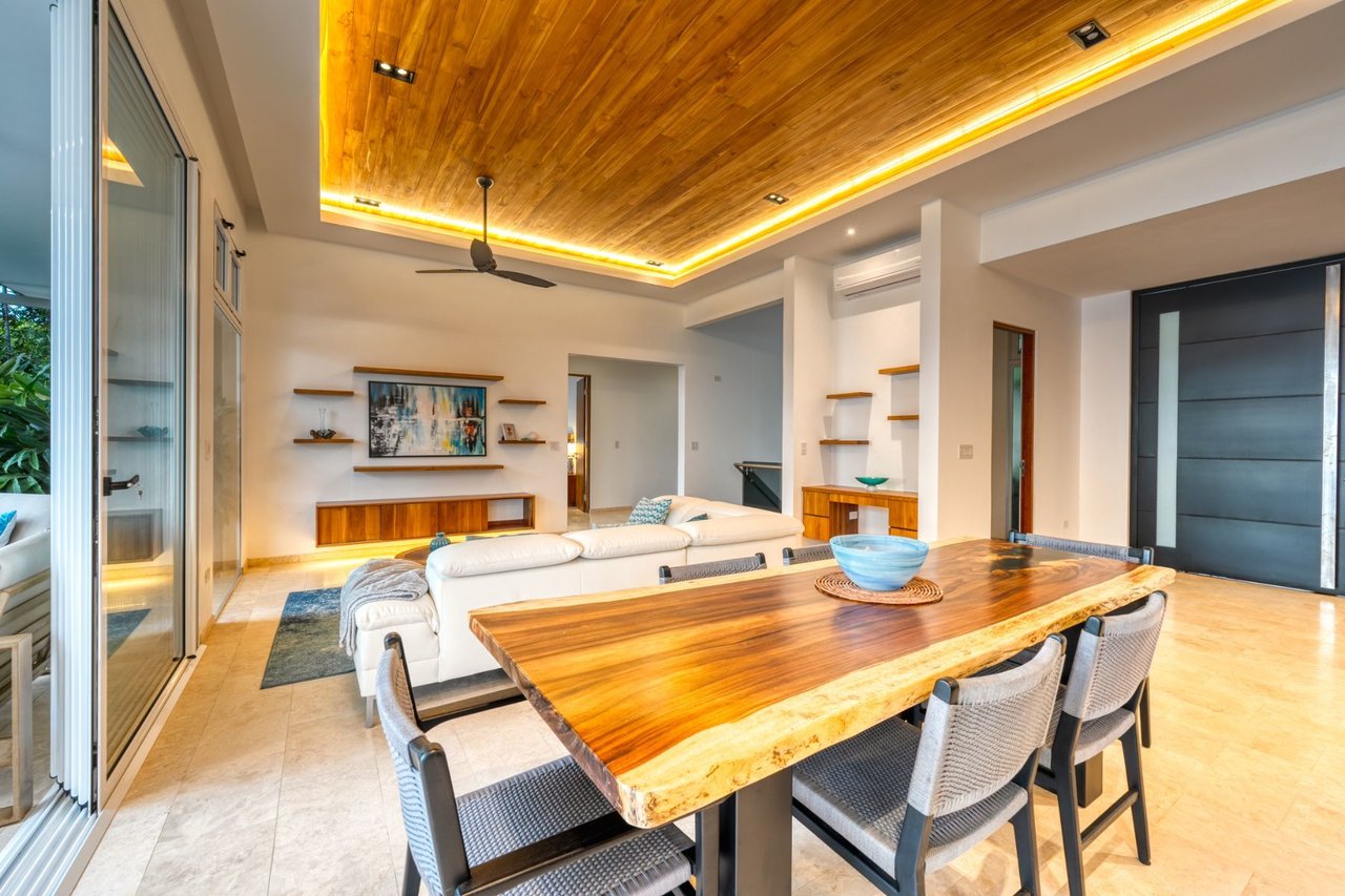 Modern Luxury Ocean View Home, Dominical, Puntarenas