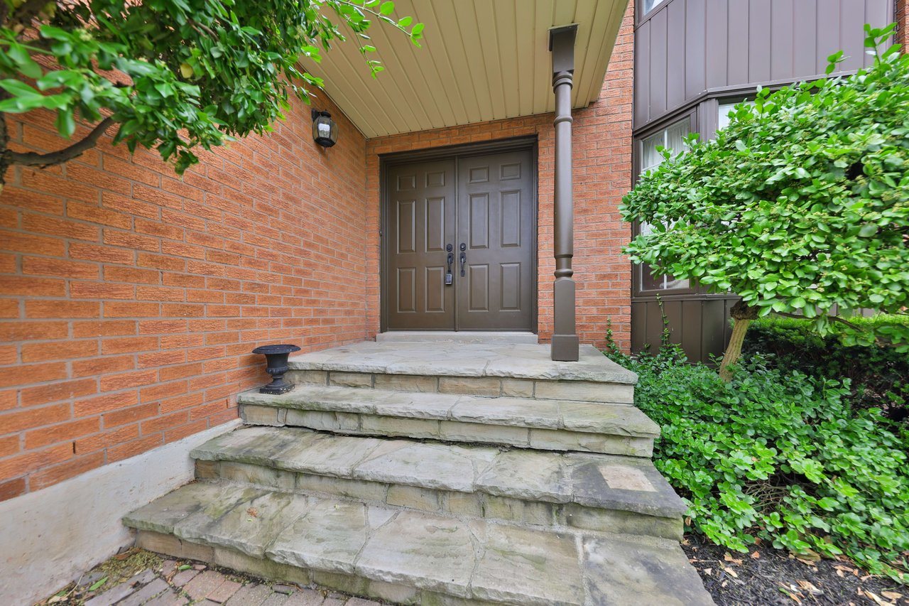 2044 Grand Blvd, Oakville