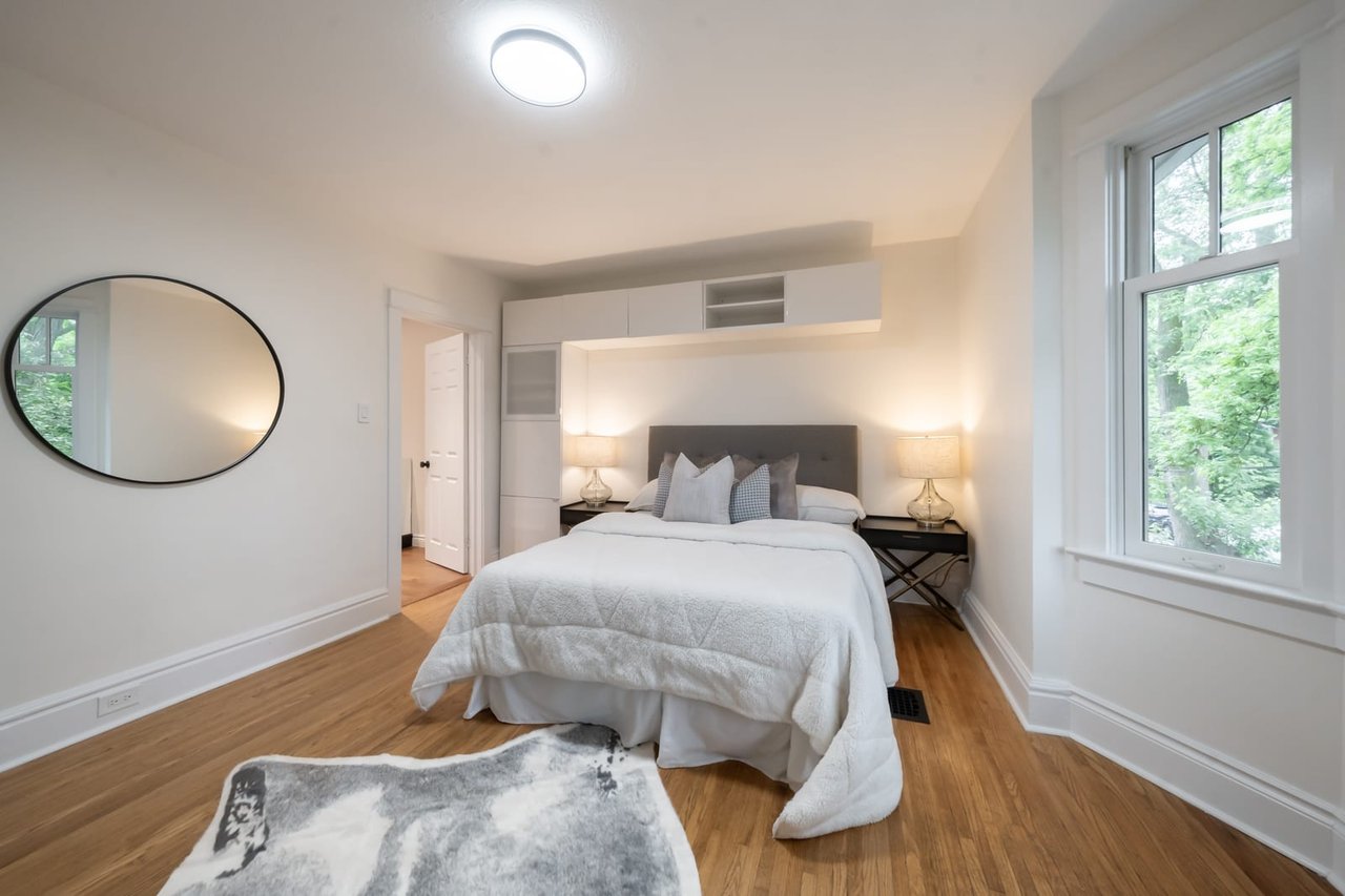 223 Indian Rd Cres