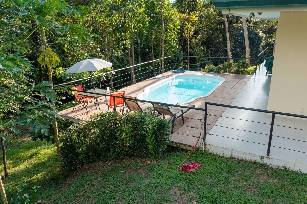  Affordable & Charming 1 bedroom Villa with Pool in gated community, immersed in the rainforest close to Quepos  