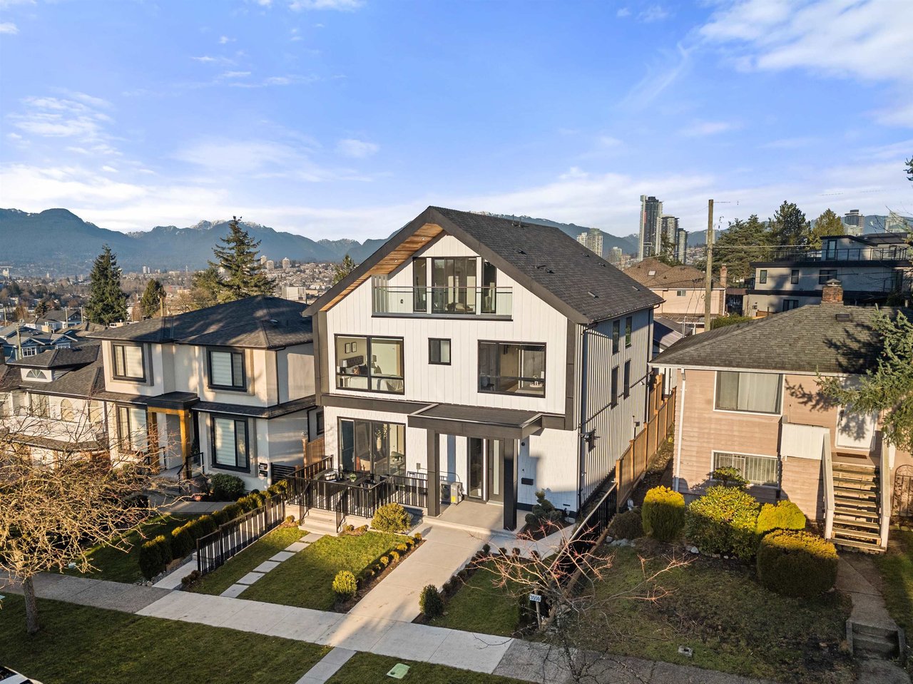 1-3559 Haida Dr