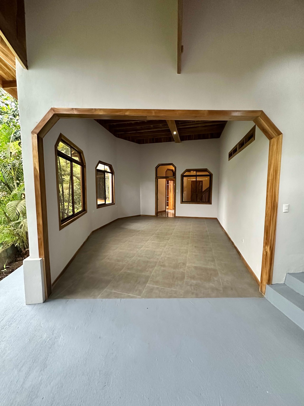 Discover the Charm of an Exotic Home in Las Tumbas, Costa Rica