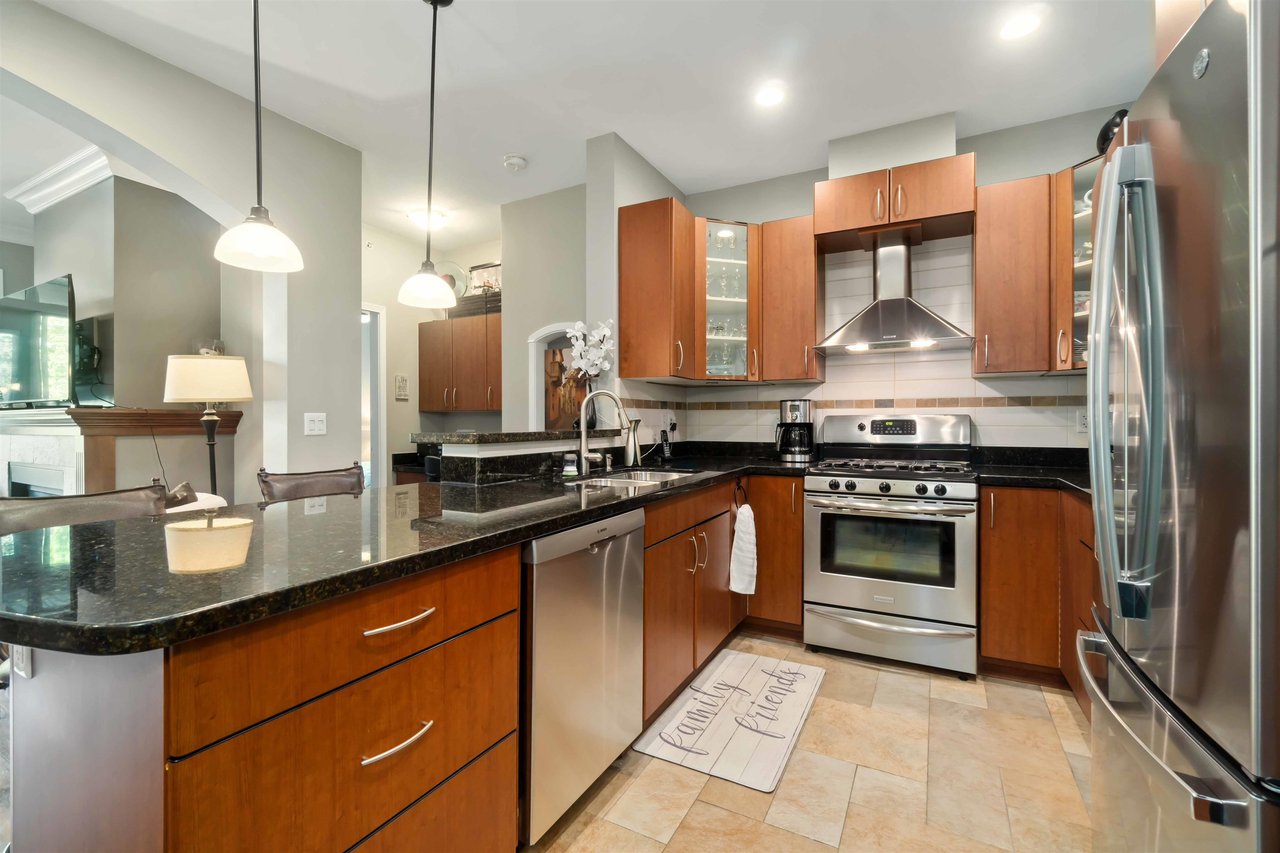 318-990 Adair Ave