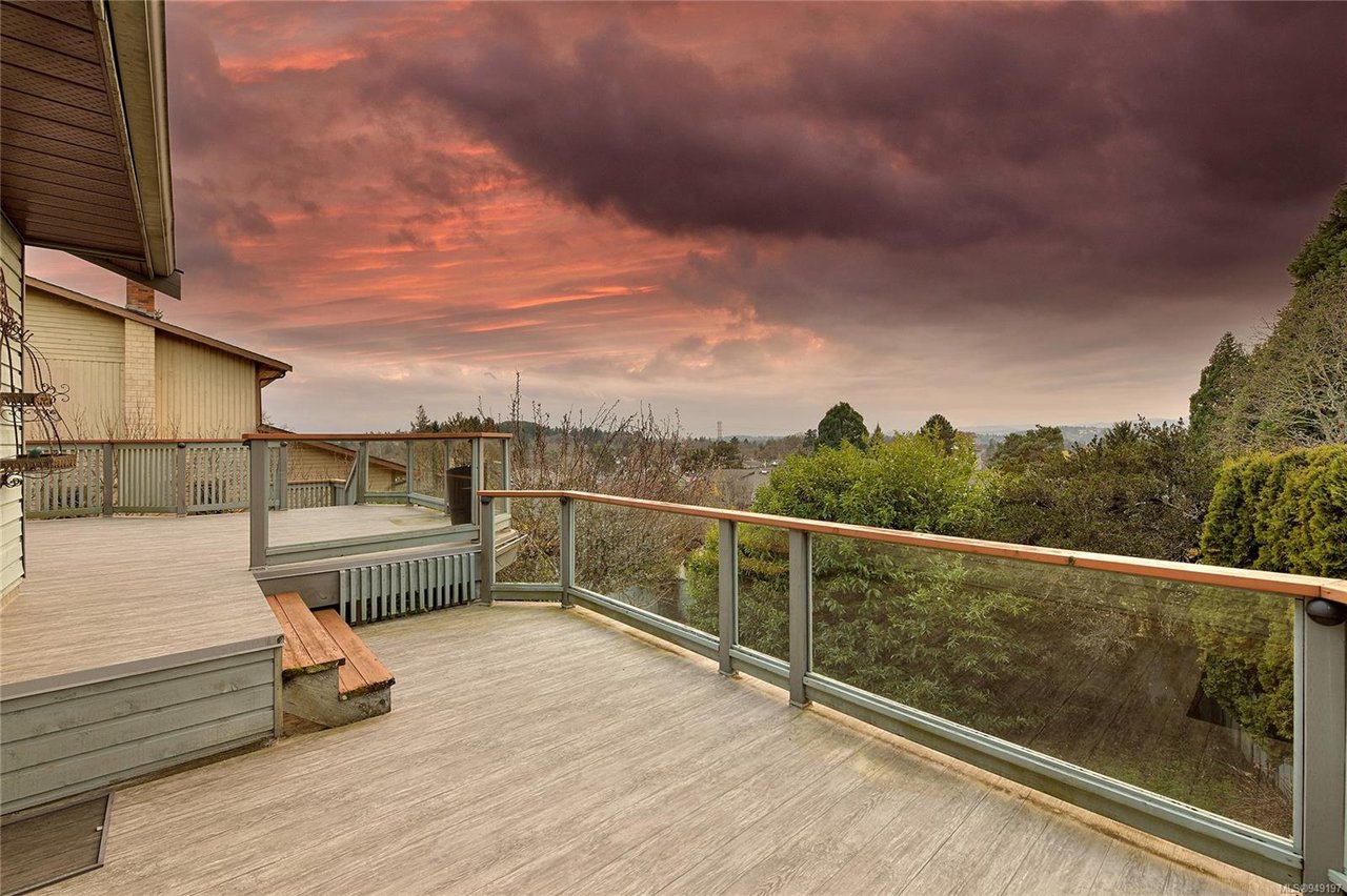 879 Denford Cres