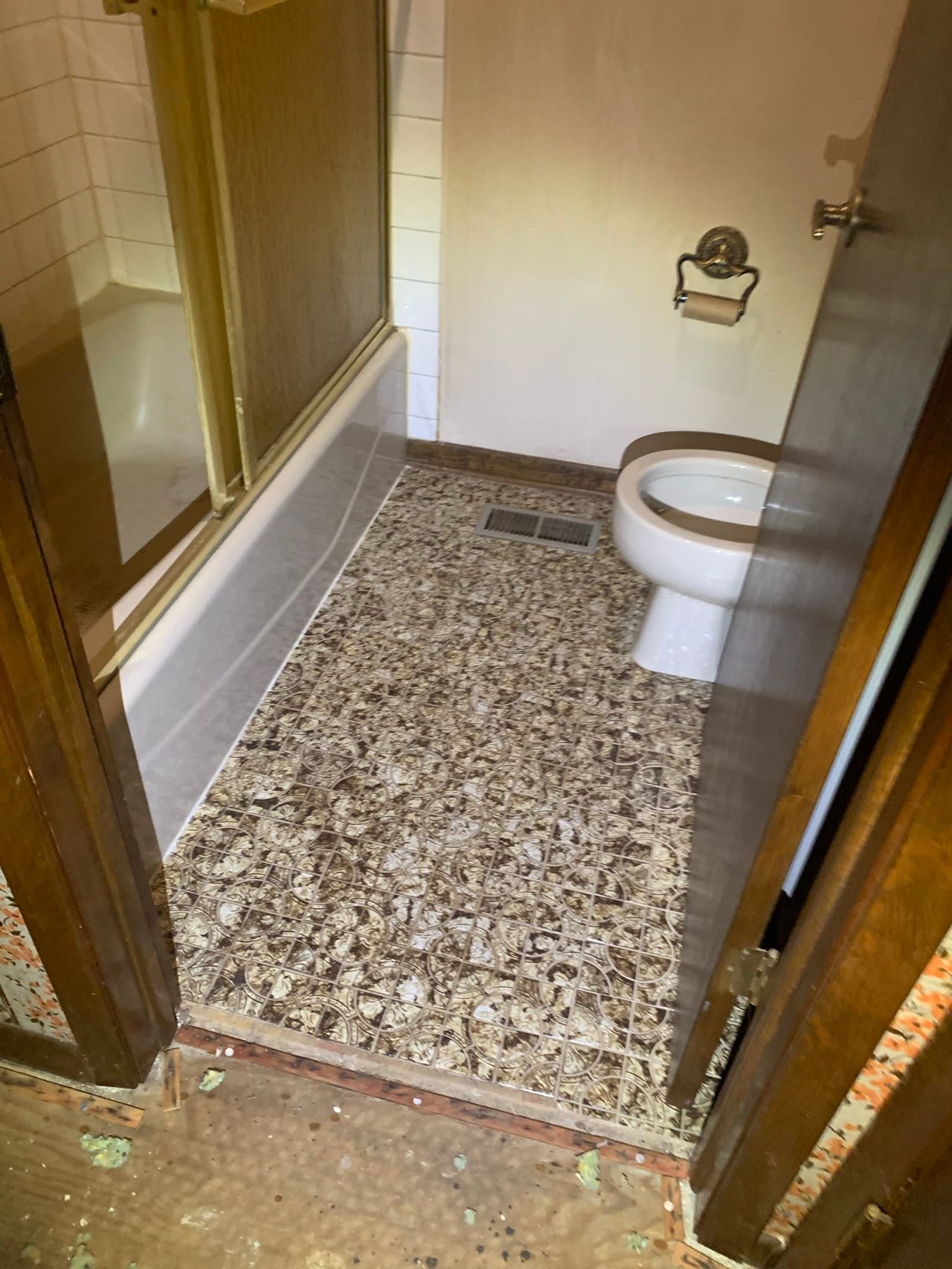 1506 Columbia Ct, Elk Grove Village, IL 60007