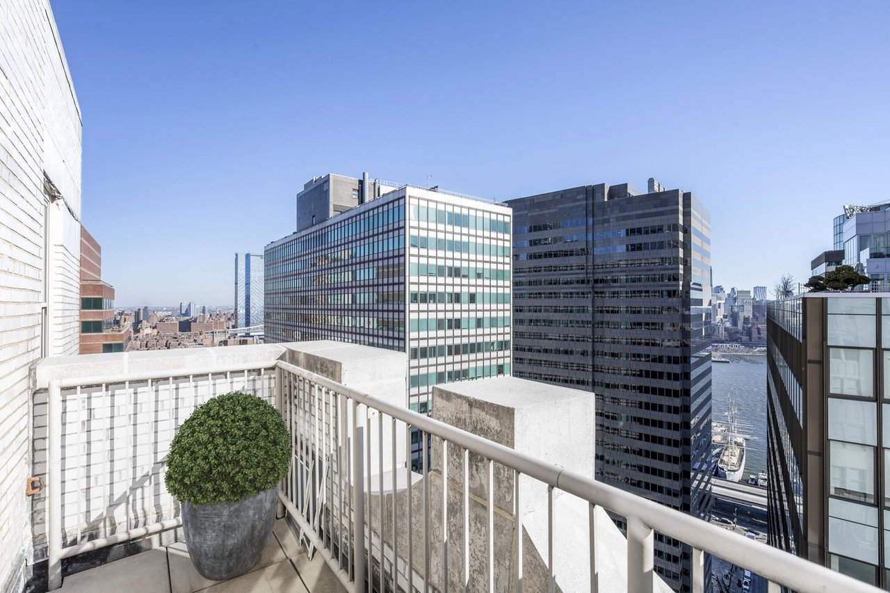 116 John Street, Apt 3105