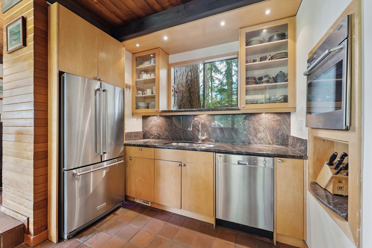 155 Highview Pl