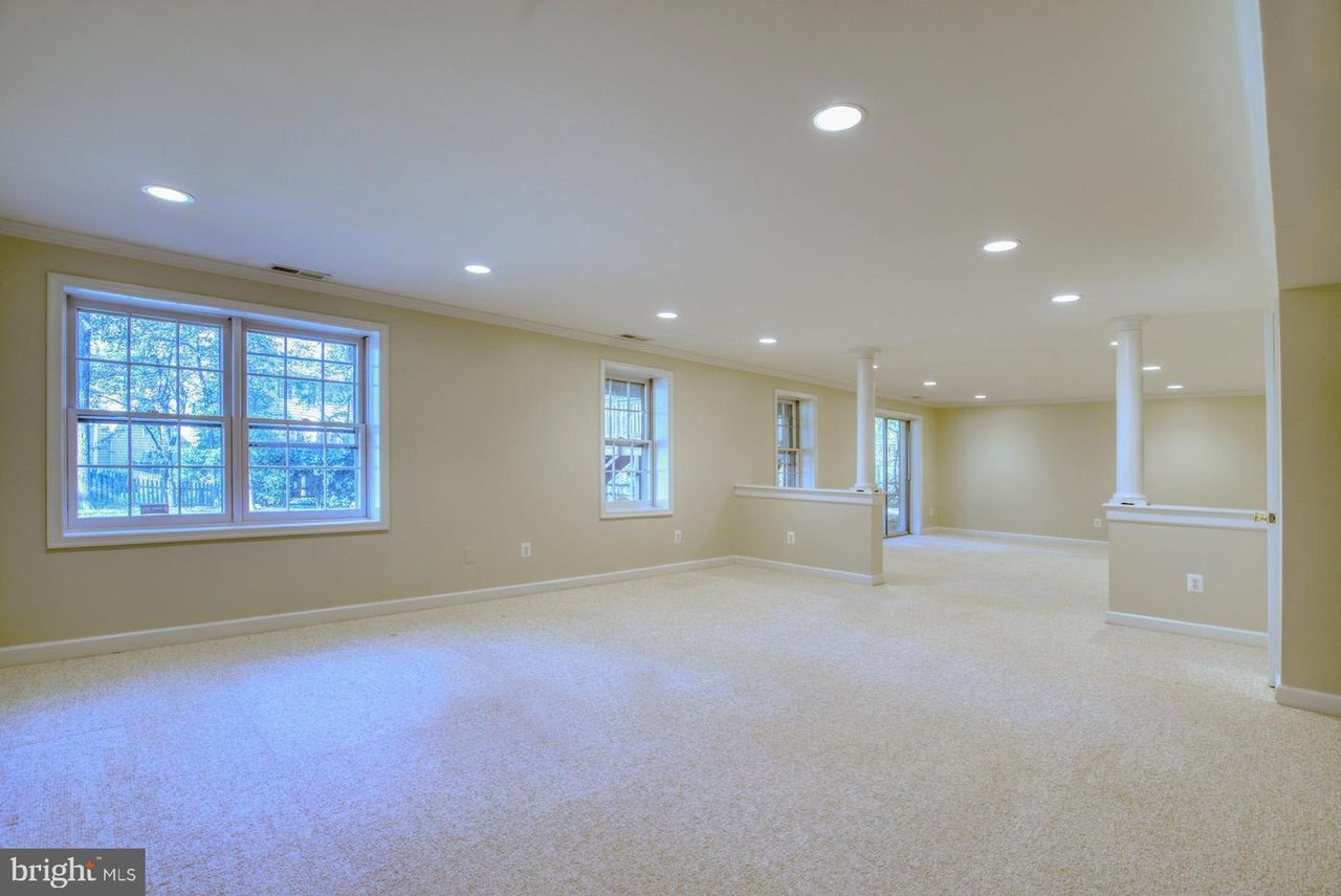 11270 Center Harbor