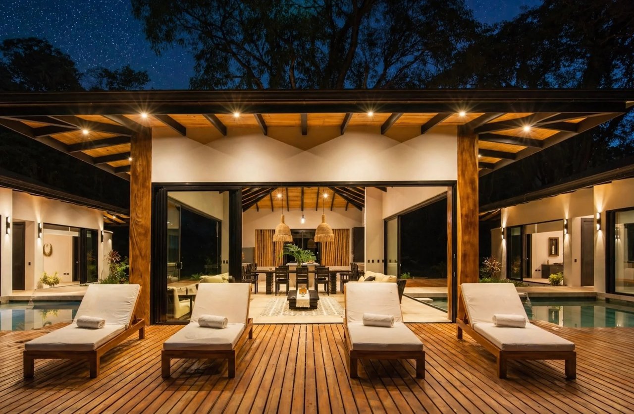 Balinese Tropical Ocean Villa, Santa Teresa, Puntarenas