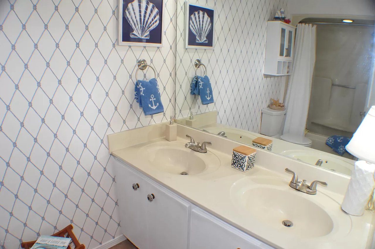 8730 Thomas Drive Unit 1201B