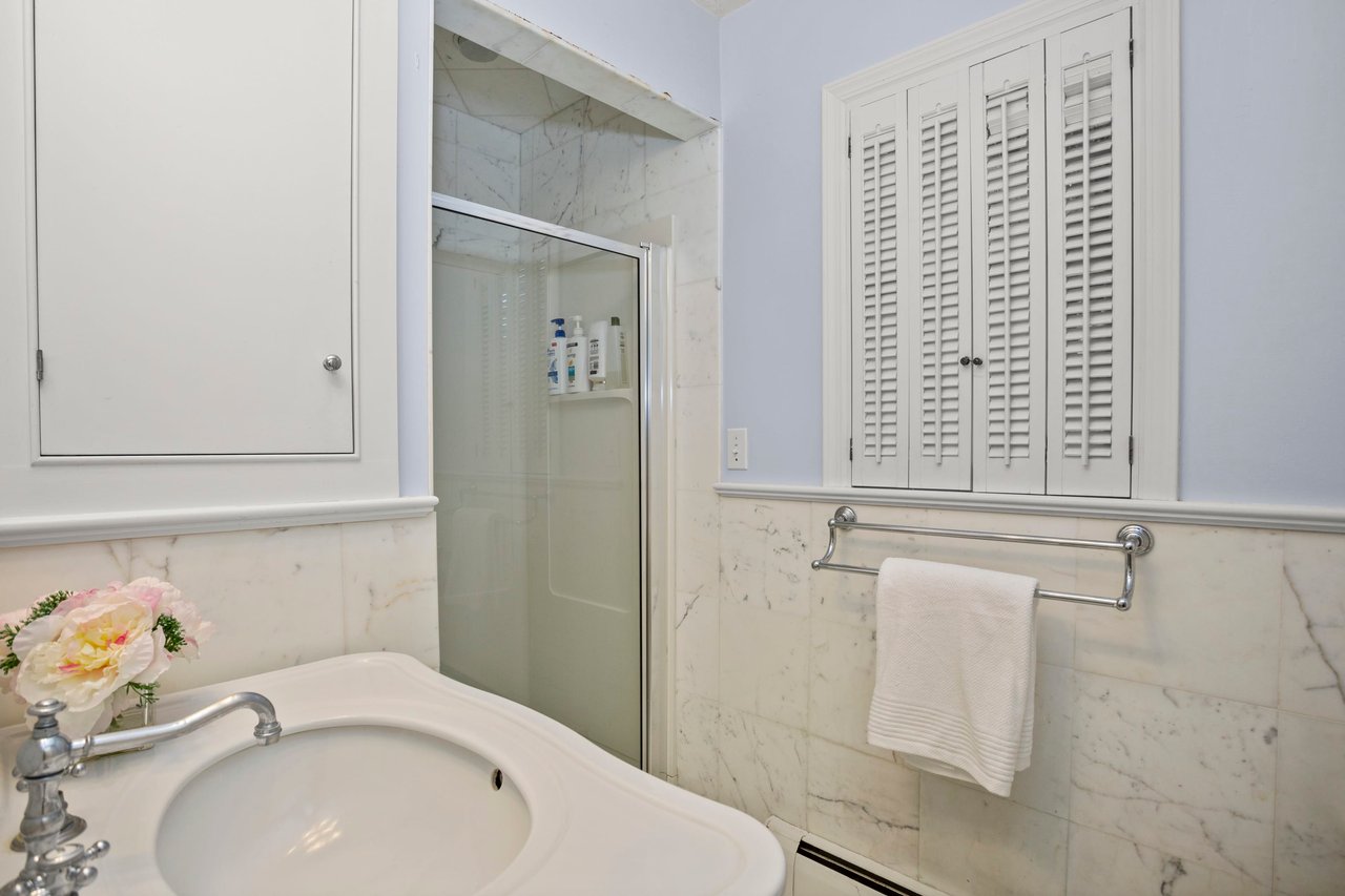 12 Saint George Place