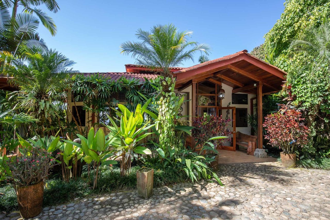 Lush Garden Multi Home Estate, Dominical, Puntarenas