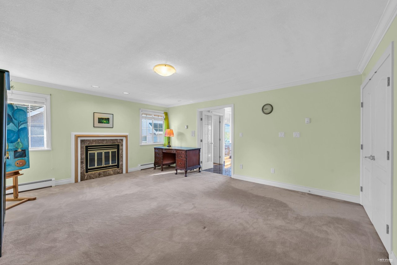 8075 Reigate Rd