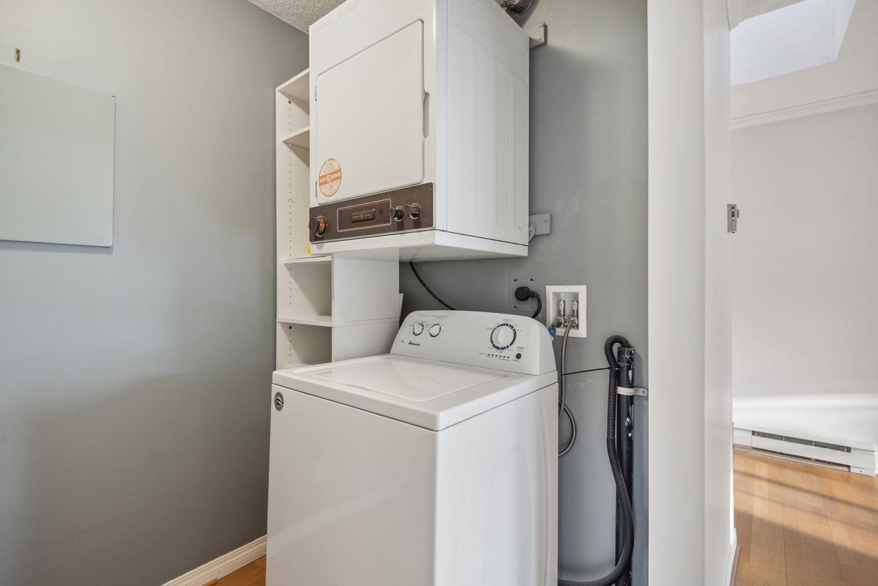 403-1525 Pendrell St