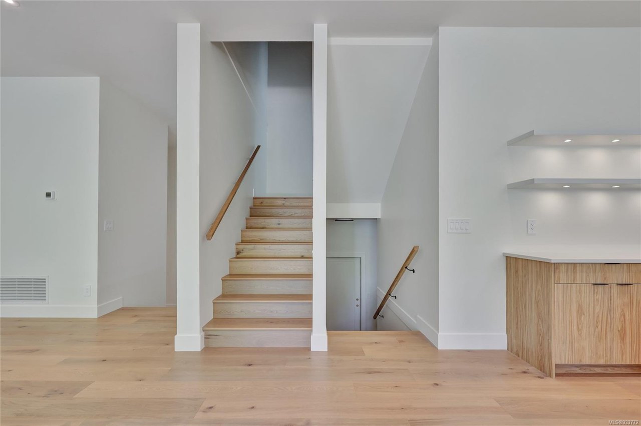 3909 Olympian Wy