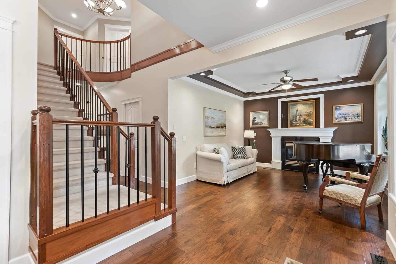 18979 70 Ave