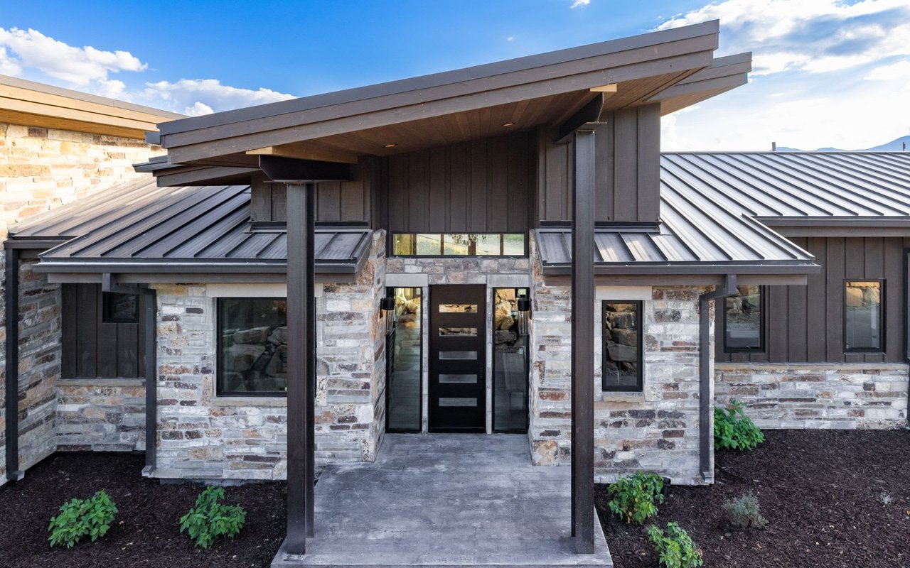 9448 N Sleeping Rock Cir