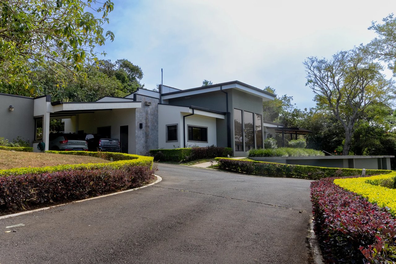 Dual Luxury Homes Estate, Heredia