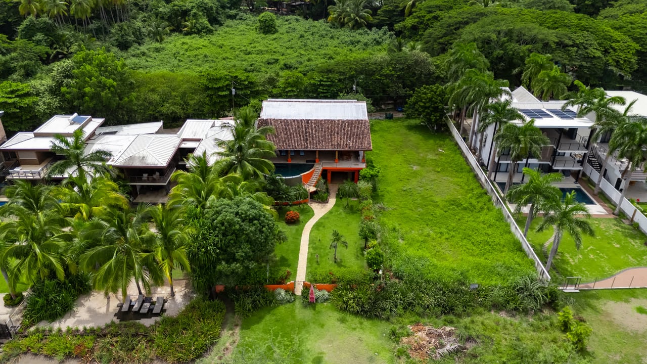 Titled Beachfront Casa de Sueños