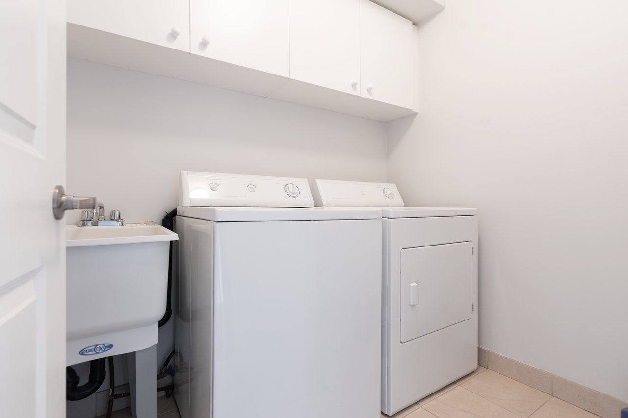 THREE-STOREY EXECUTIVE TOWNHOME