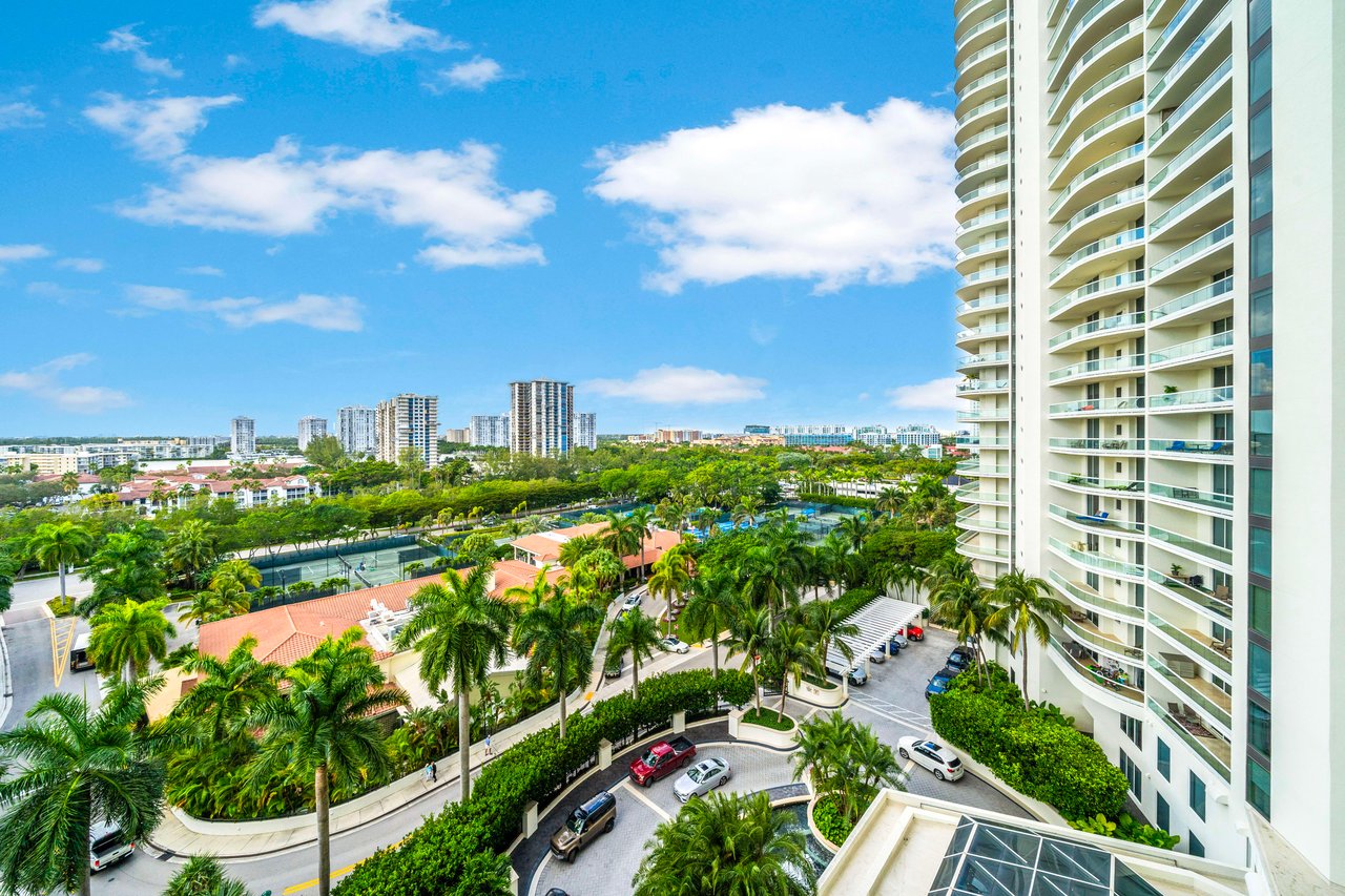 6000 Island Blvd Unit: 1007