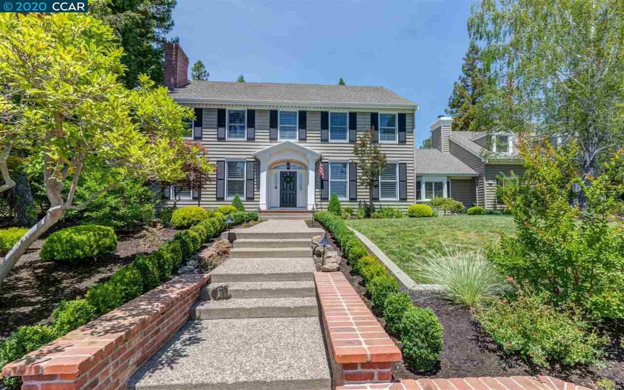 10 Crownridge Dr