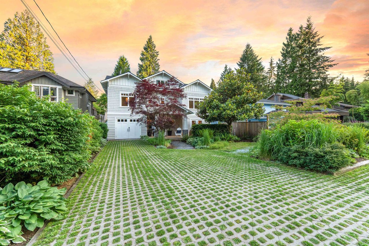 4365 Raeburn Street, North Vancouver