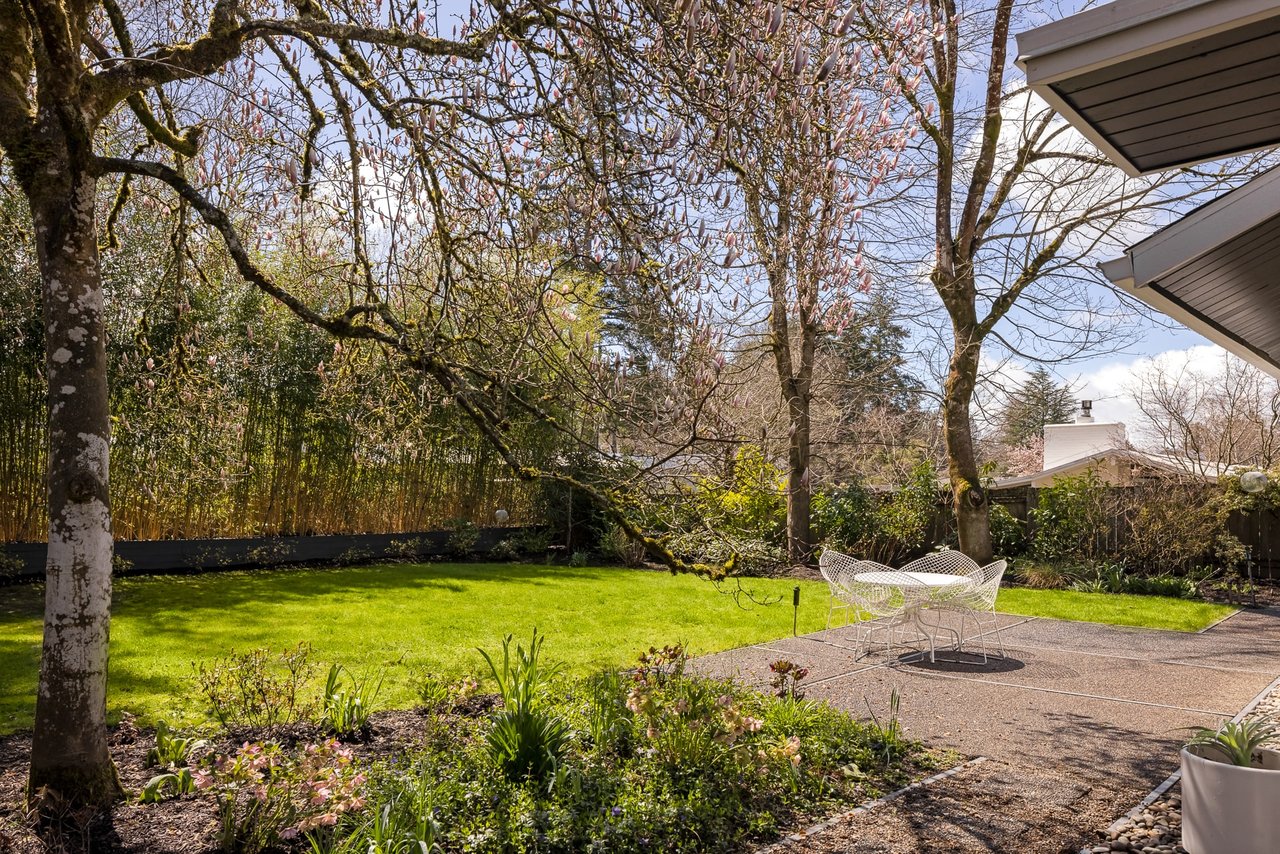 Rummer Dream House in Vista Brook