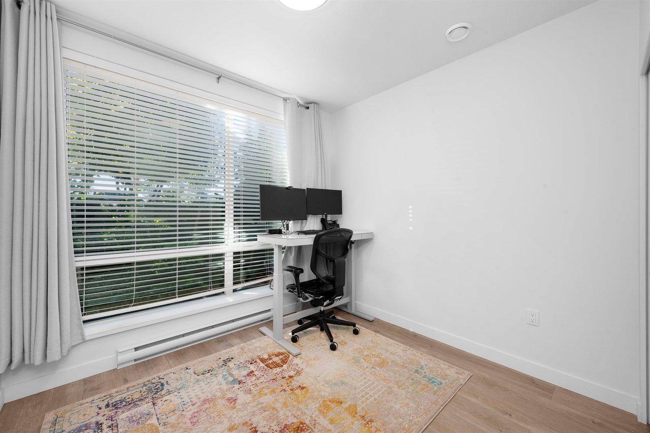 105-707 Como Lake Ave