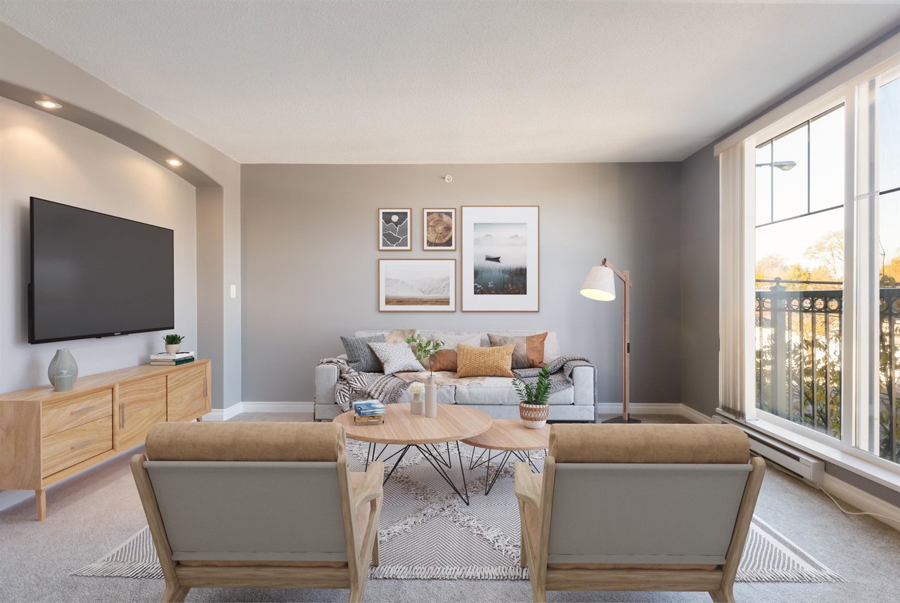 203-4542 W 10th Ave