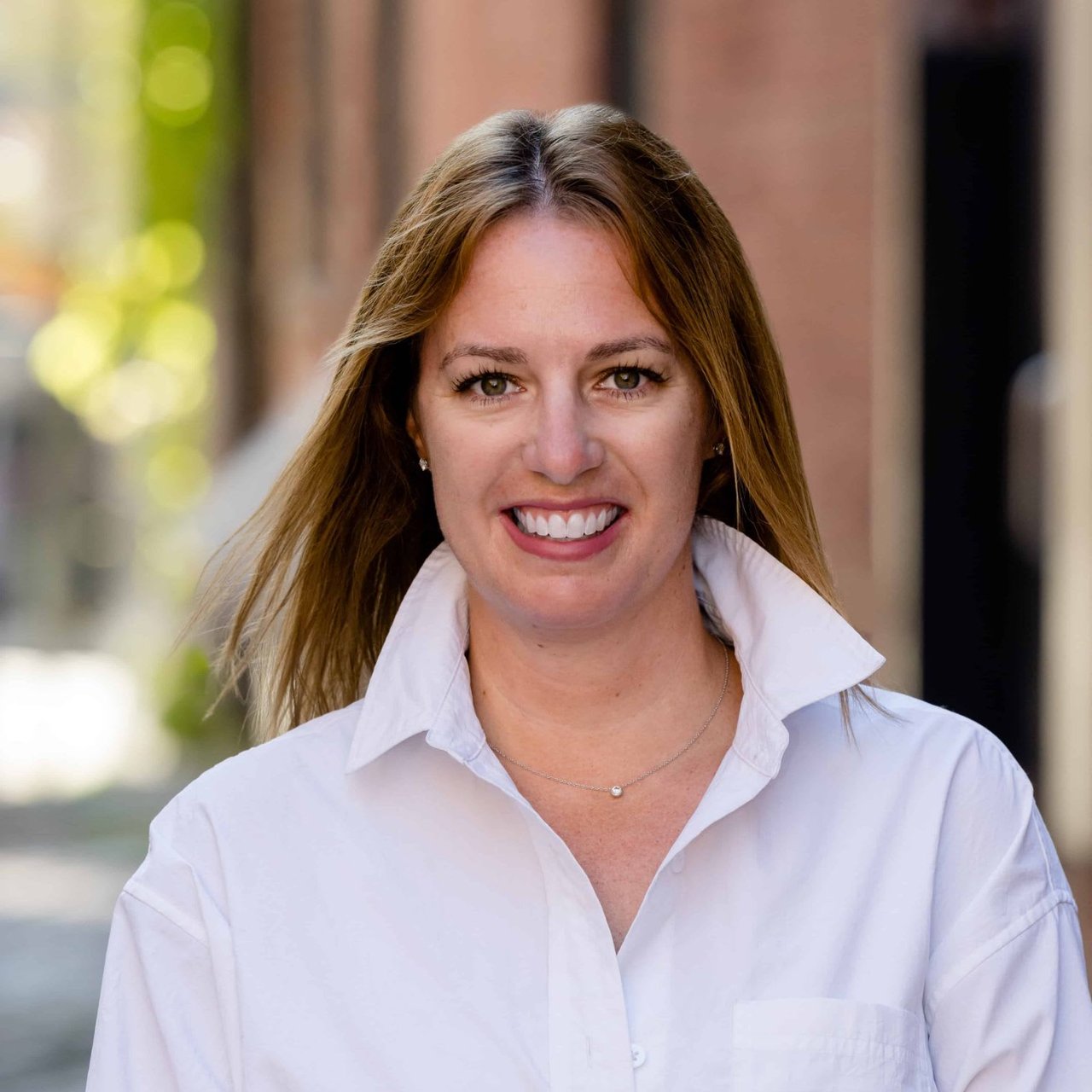 Amanda Vigue Portland, ME Real Estate Agent Headshot
