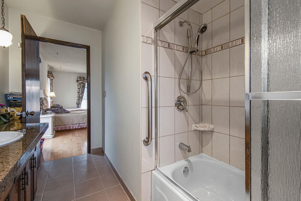 2920 Camrose Dr