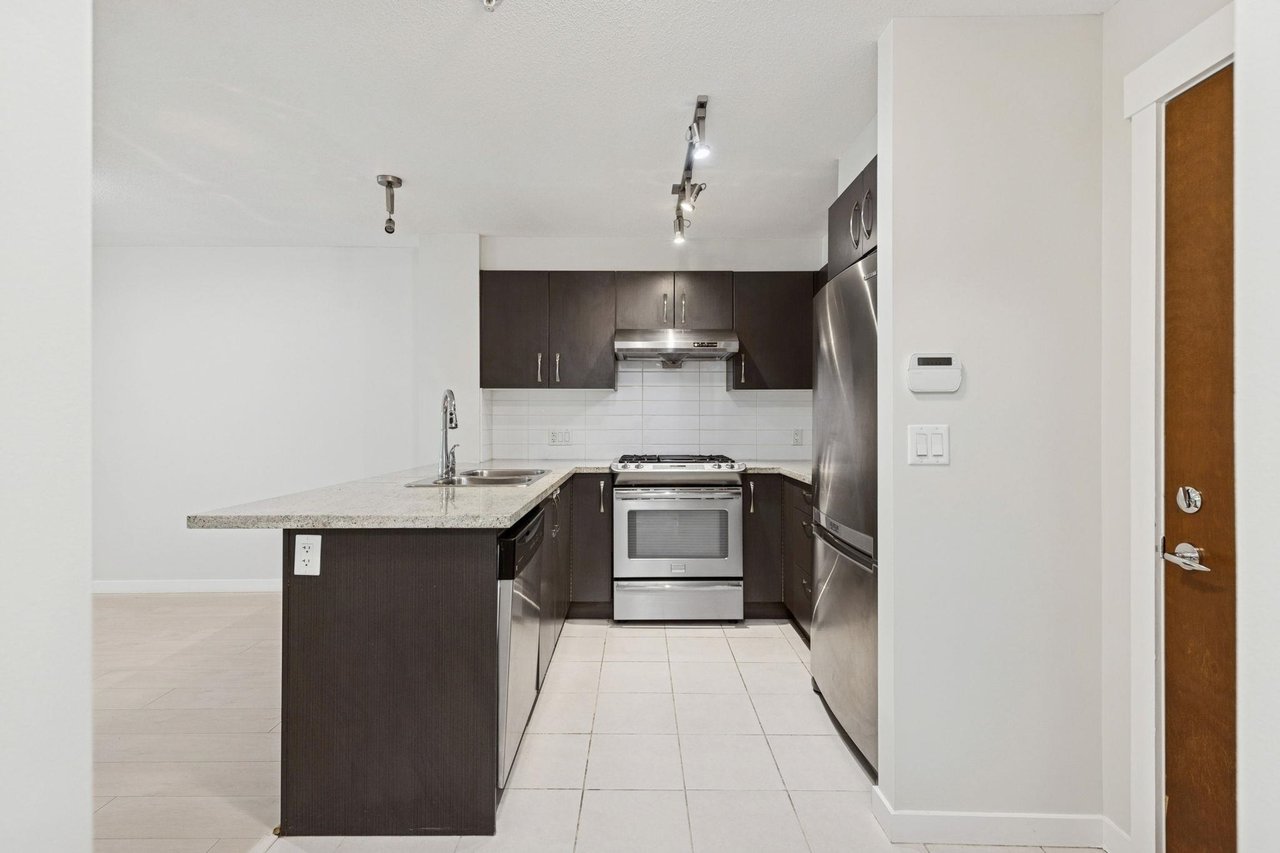 101-9288 Odlin Rd