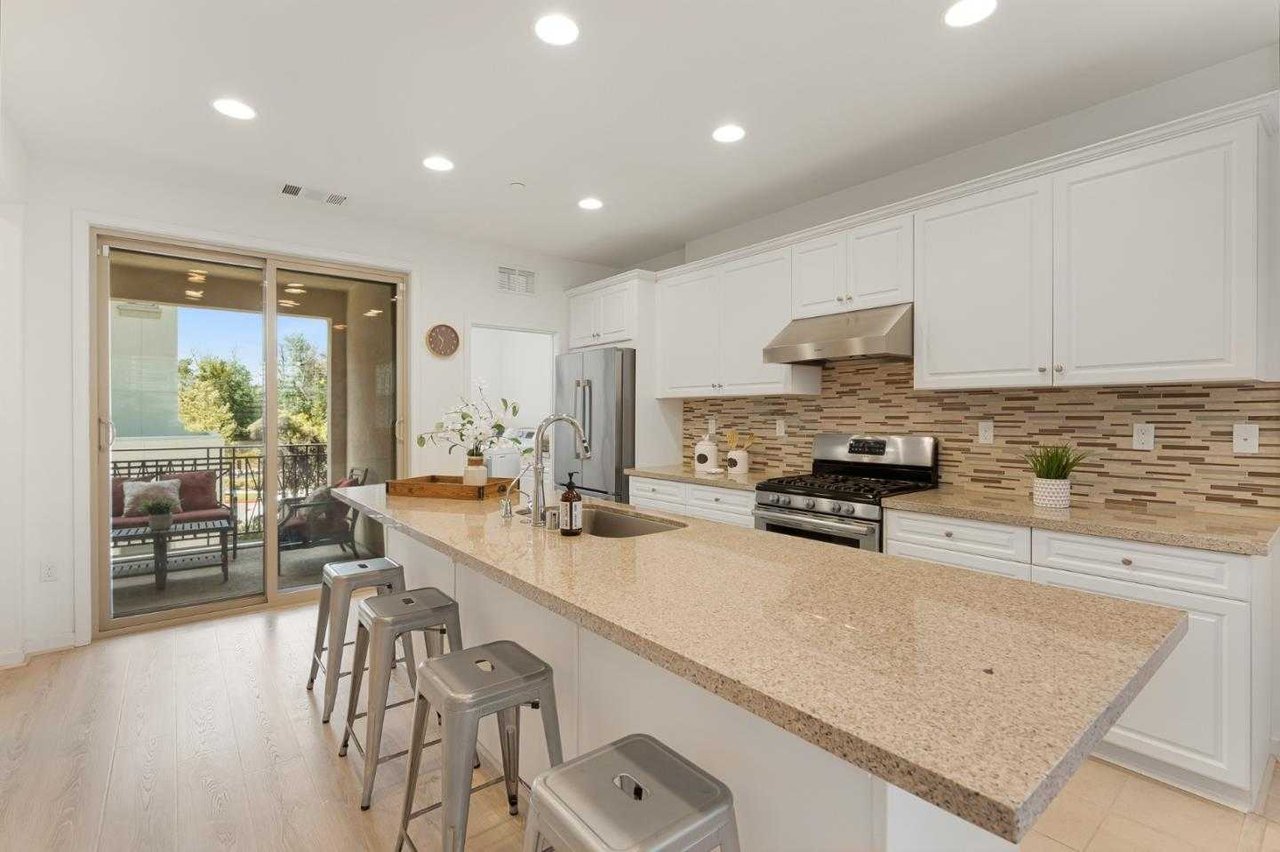 1027 Harebell PL