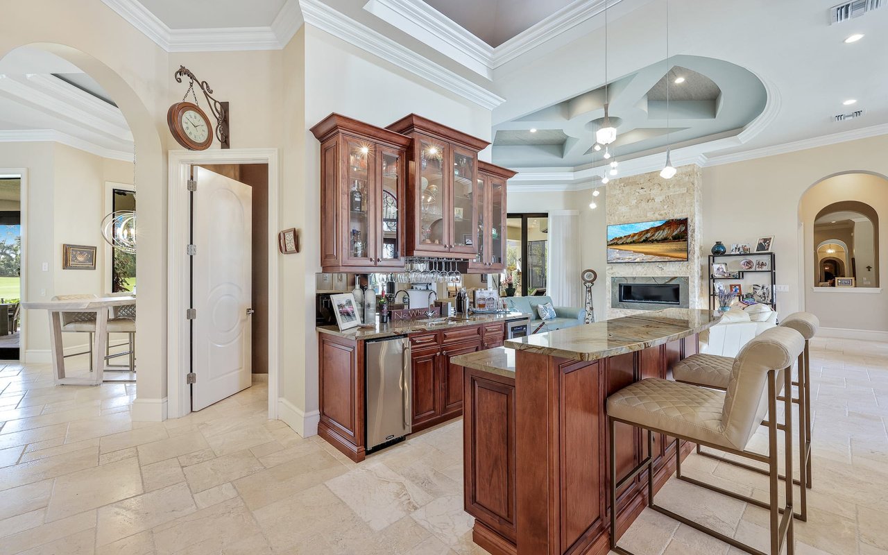 9360 Vittoria CT