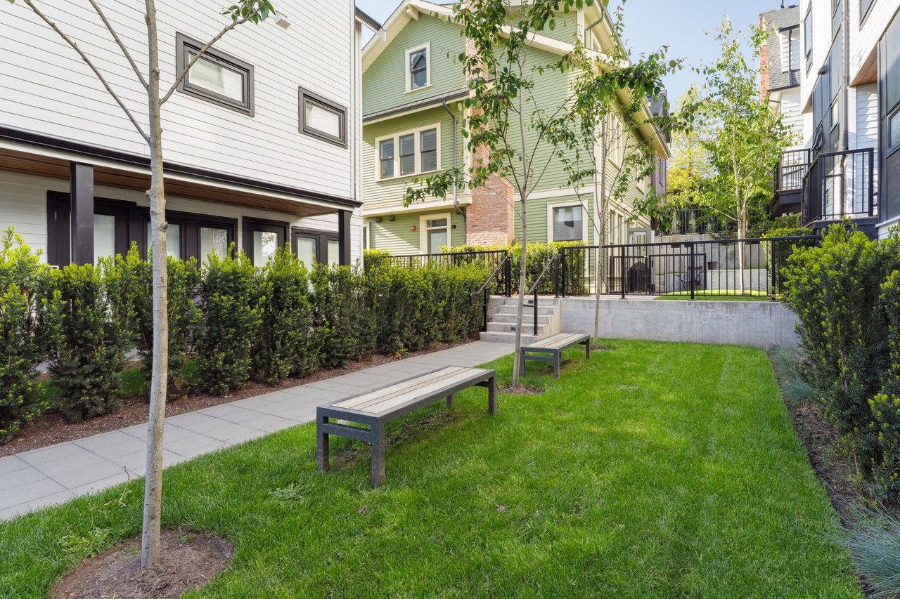212-1306 Laval Square
