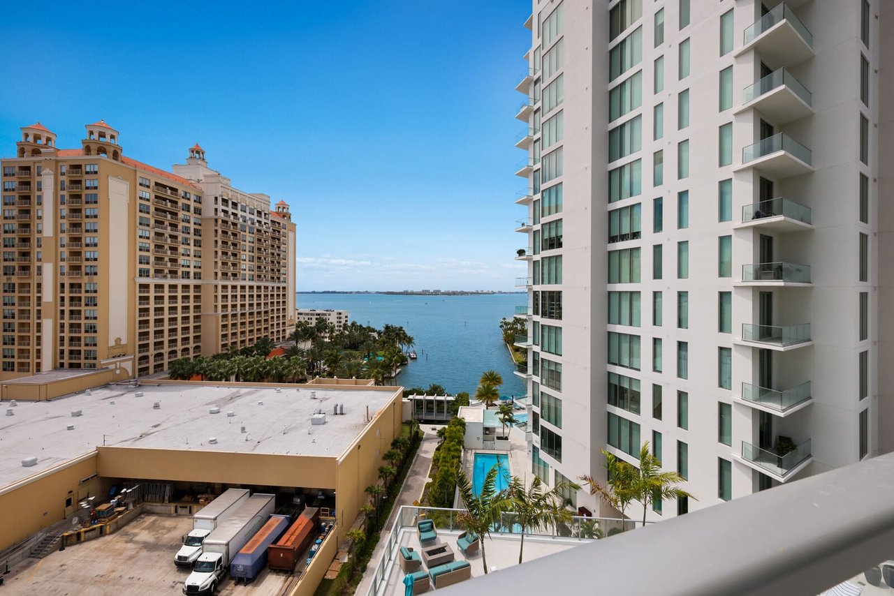 301 Quay Commons, #811
