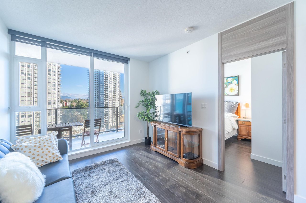 1206-9887 Whalley Blvd