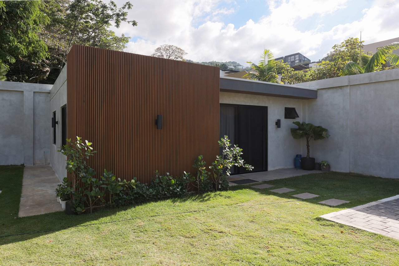 Panoramic City View Estate Home, Escazu, San Jose