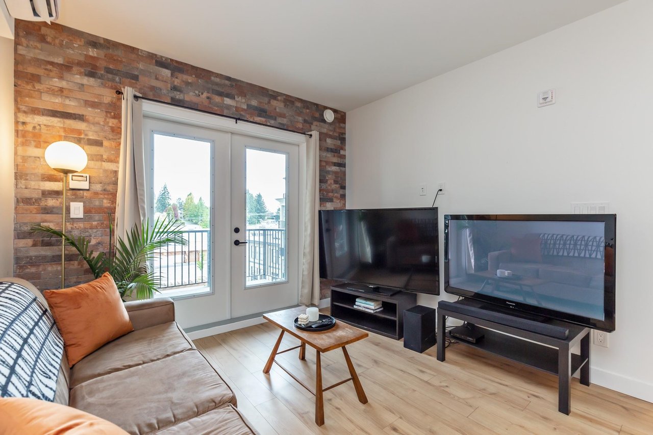 413-2493 Montrose Ave