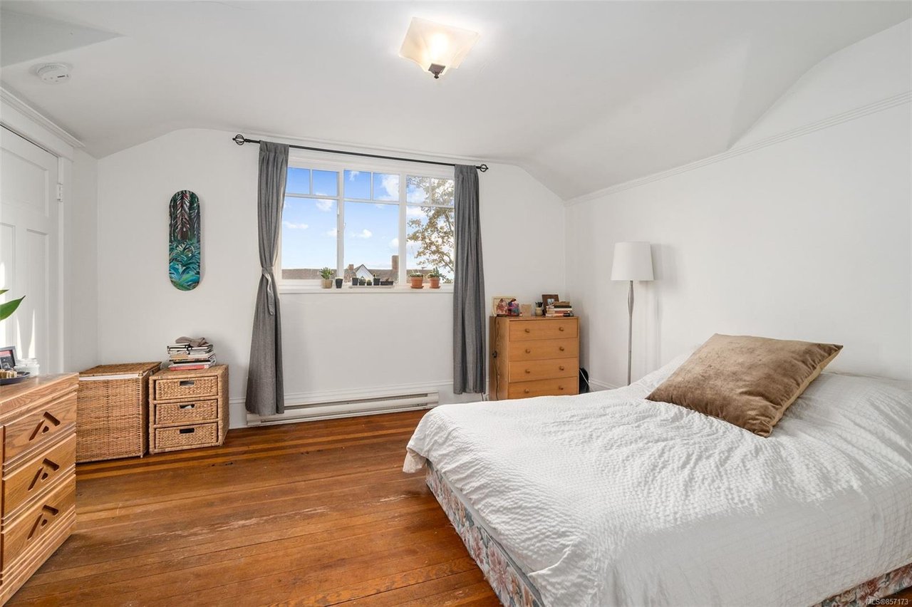 2632 Fernwood Rd
